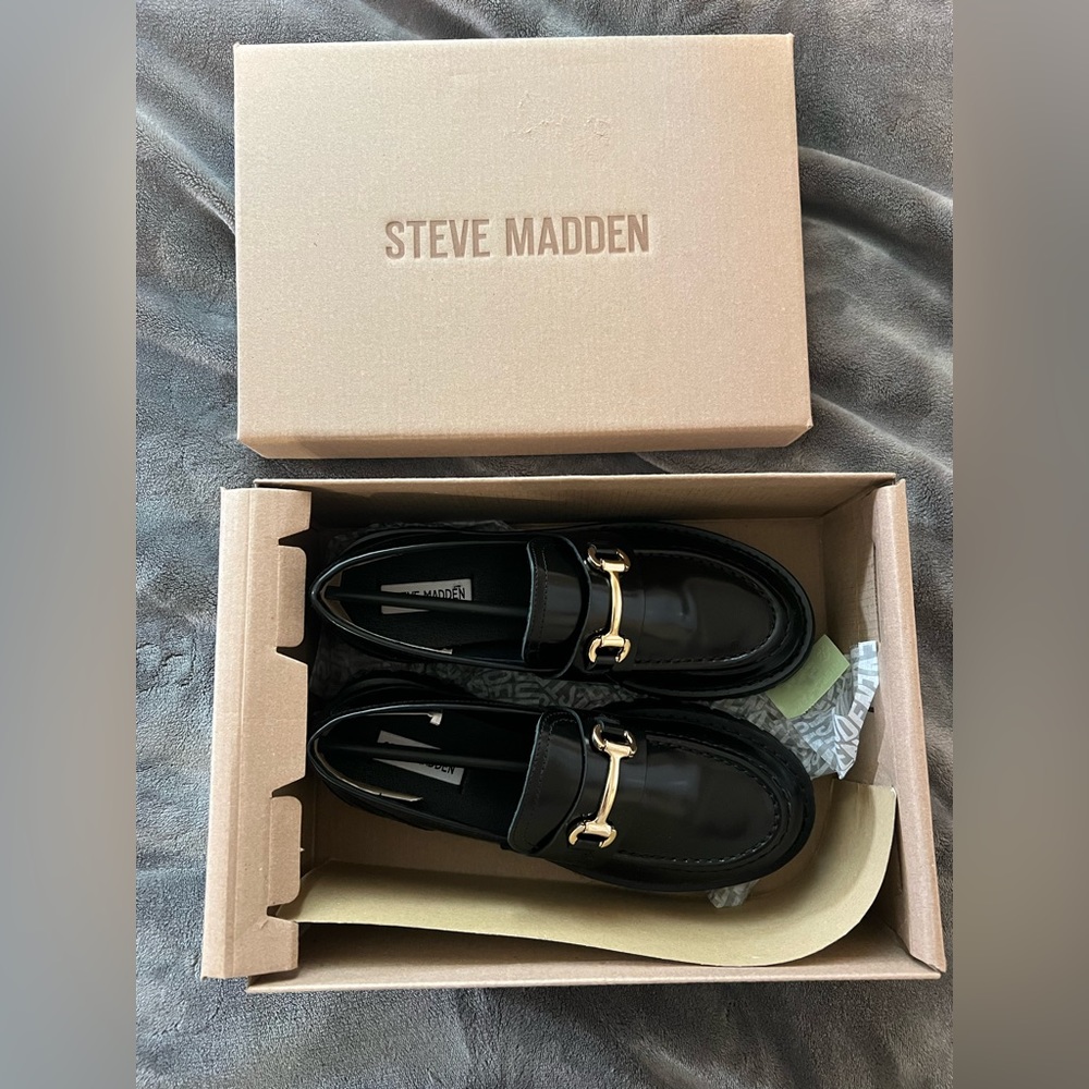 Brand New Steve Madden Lando Black Leather Loafers. Size 9.